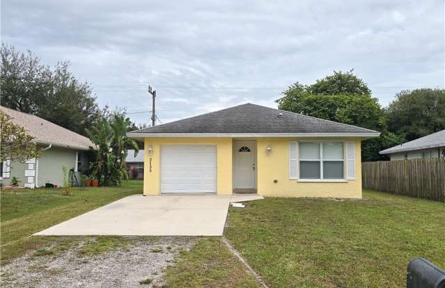 2130 86TH AVENUE - 2130 86th Avenue, West Vero Corridor, FL 32966