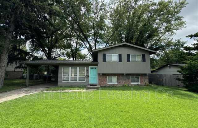 23 Trinity Ln - 23 Trinity Lane, Florissant, MO 63031