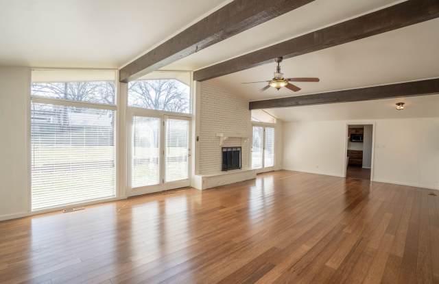 3 Bed | 2 Bath in Midtown! Gallery 4