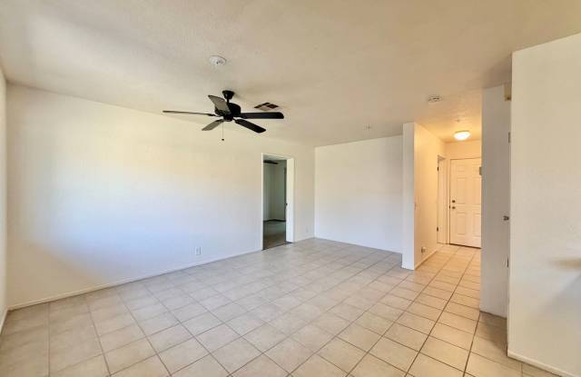 AVAILABLE NOW!!! LOVELY 2 Bedroom 1 Bathroom 55+ Apartment in Palm Desert Gallery 3