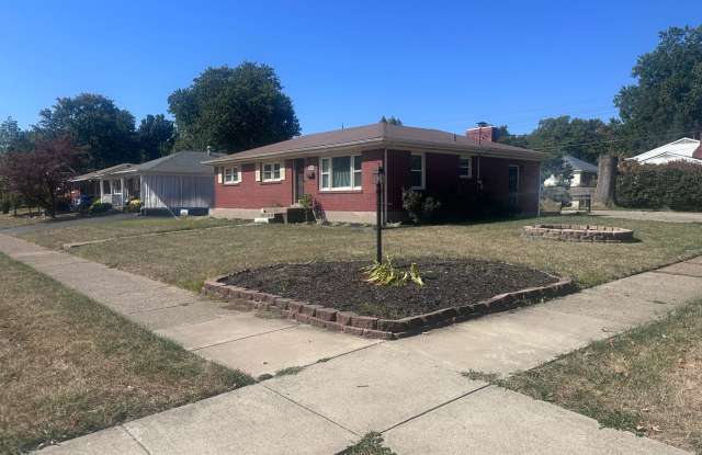 Hikes Point 3+ bedroom home with finished basement and 2-car garage Gallery 1