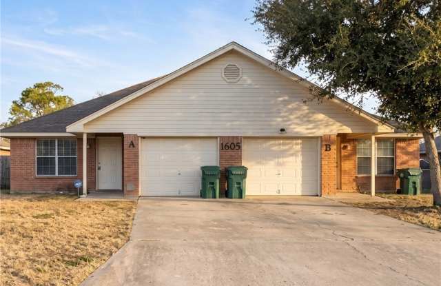1605 Yuma Trail Gallery 1