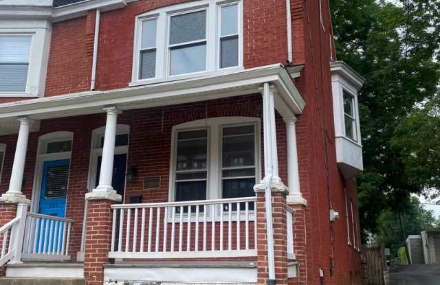 527 N PINE STREET - 527 North Pine Street, Lancaster, PA 17603