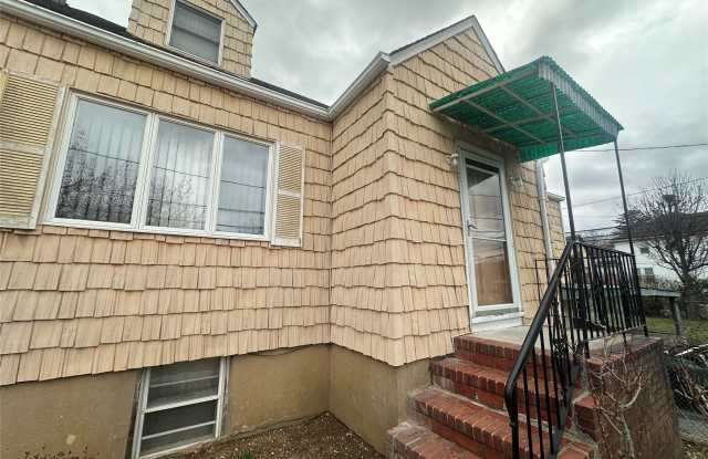 63 Wolfle Street unit: 2 photos photos