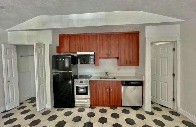 223 Endicott St. photos photos