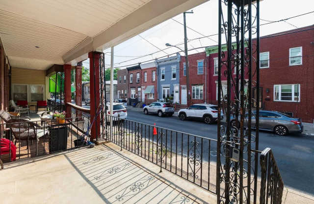 Charming 3-Bed/1.5-Bath Townhome in Point Breeze! Available Early October! Gallery 3
