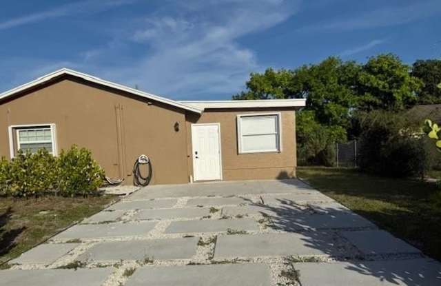 225 Laken Dr photos photos