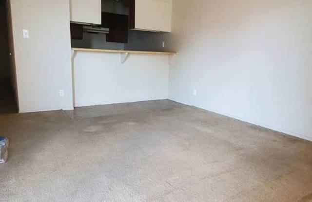 14111 S Hickory Pl Gallery 3