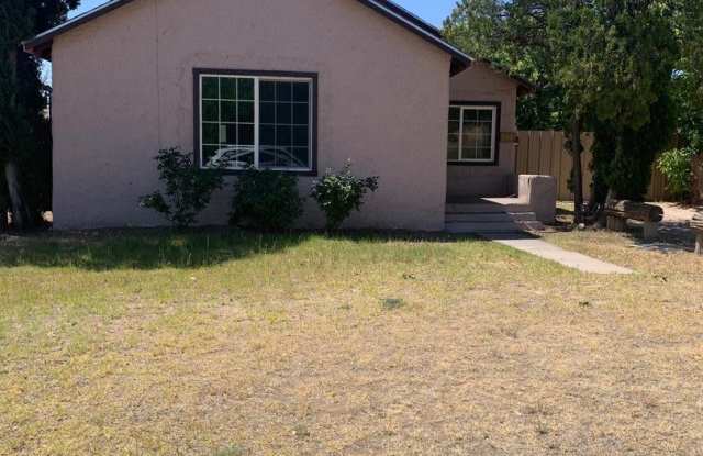 1307 W. Bonbright - 1307 West Bonbright Street, Carlsbad, NM 88220