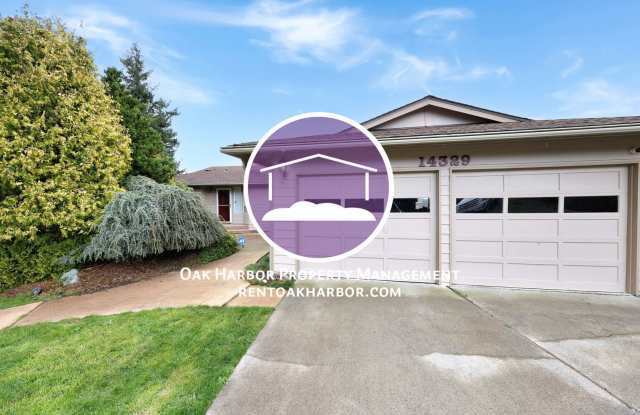 3 Bed 2.5 Bath - View Home - Private Large Lot - Pet Friendly - NAS Whidbey photos photos