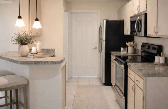 Beautiful 1/1 condo Lake View close to UCF and Valencia College. photos photos
