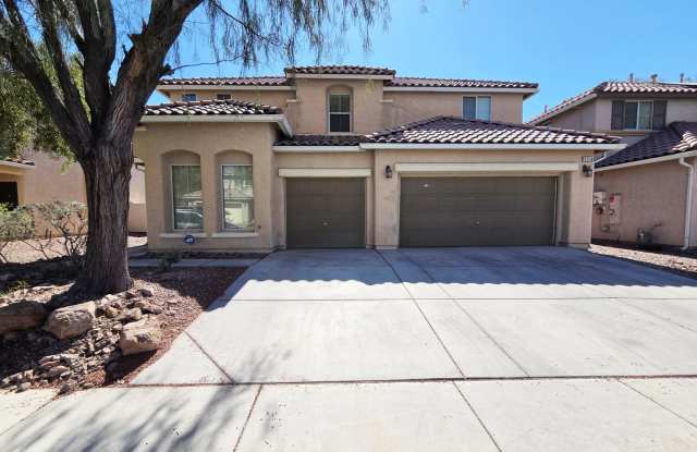 Spacious 4 Bed Home with Loft & 3-Car Garage photos photos