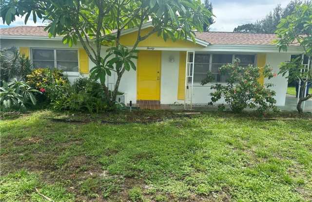 20 Massachusetts - 20 Massachusetts Road, Lehigh Acres, FL 33936