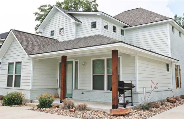 297 Glade Street Gallery 4