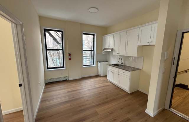 290 King Street unit: 1 photos photos