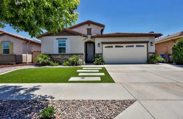 Beautiful Single-Story Home in the Prestigious Audie Murphy Ranch Community - 24649 Blue Feather Circle, Menifee, CA 92584