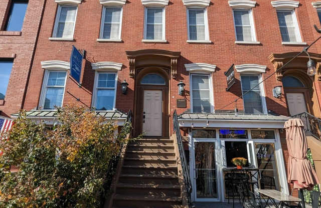 673 BERGEN AVE - 673 Bergen Avenue, Jersey City, NJ 07304