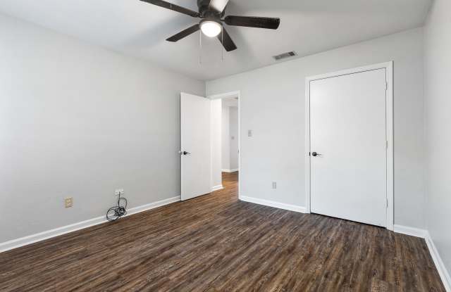 425 E 8th Ave - 11 photos photos
