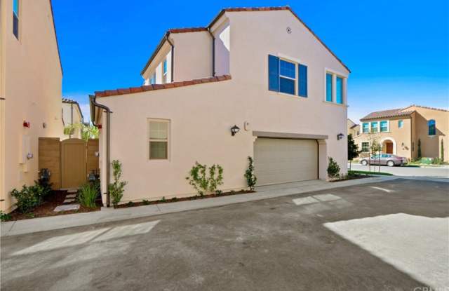 174 Augustine Gallery 2