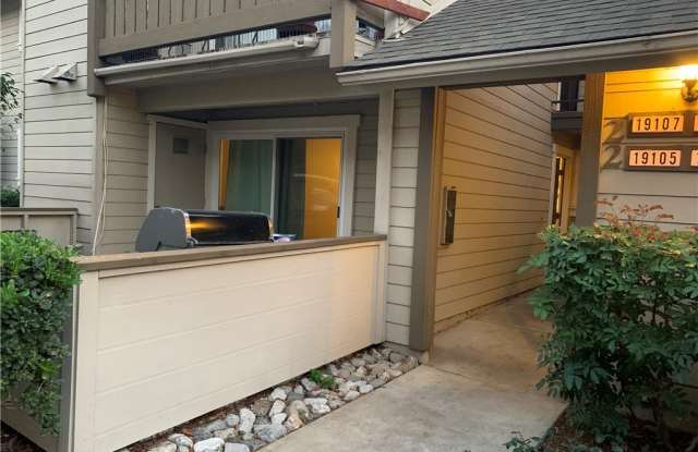 19105 Grandview Avenue Gallery 2