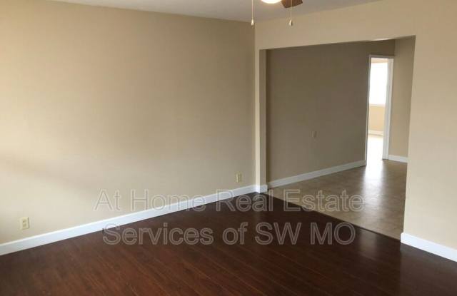 924 W Woodridge Gallery 2