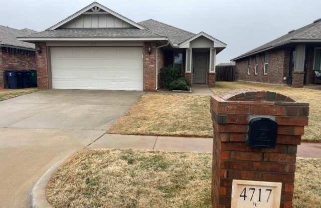 Luxury Vinyl plank and community amenities! Beautiful 3/2/2 in Yukon! photos photos