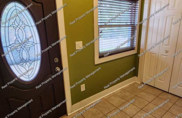 Updated 3 Bedroom Cape Cod Gallery 3