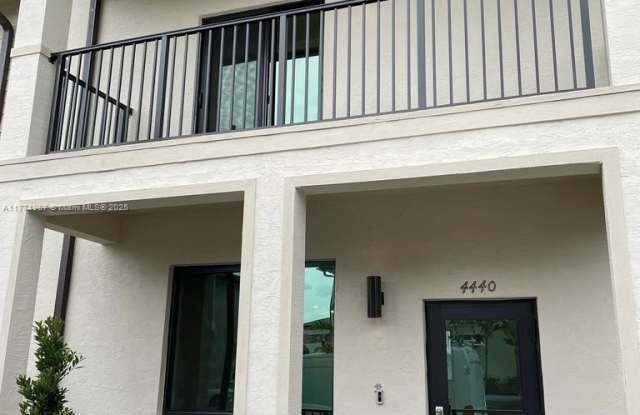 4440 NW 83rd Ave photos photos