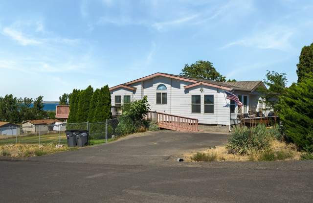 Large home with views of Potholes Resevoir. (Marine View Heights) Gallery 4