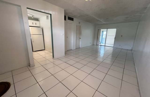 Charming Unit Apartment in Lauderhill Gallery 4