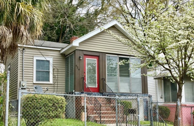 926 Pine Street - 926 Pine Street, Columbia, SC 29205