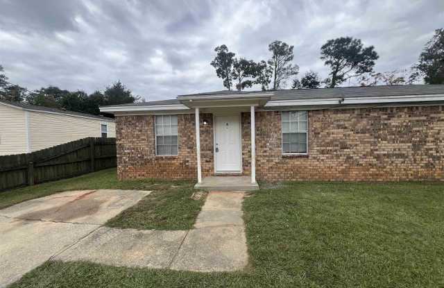 821 Calhoun Ave - 821 Calhoun Avenue, Warrington, FL 32507