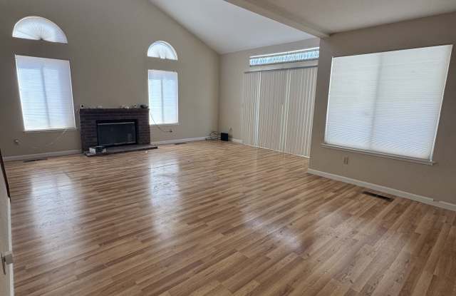 3732 Gladstone Drive Gallery 2
