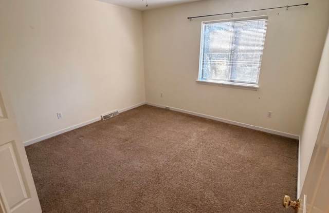 4814 Grassy Knoll Gallery 3