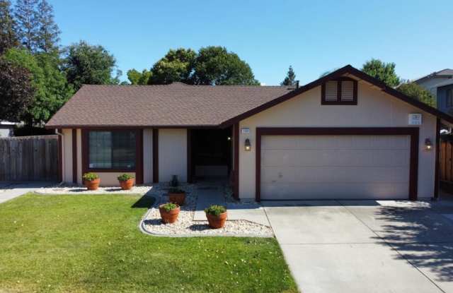 Charming 3 Bedroom, 2 Bath Home in a Prime Neighborhood! photos photos