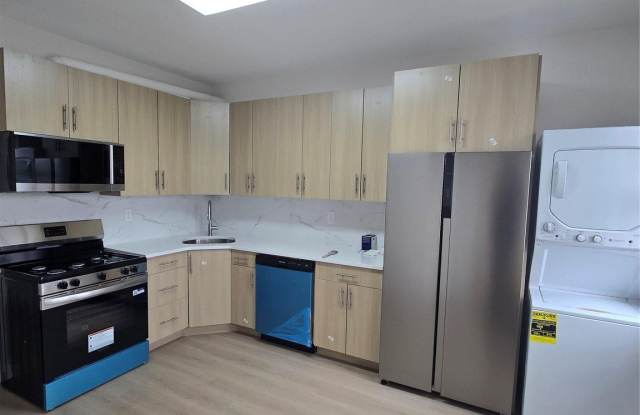 112 Webster Avenue unit: 3 photos photos