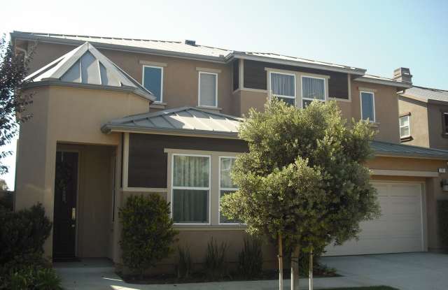 Love living near the Beach into this spacious 5 bedroom home photos photos