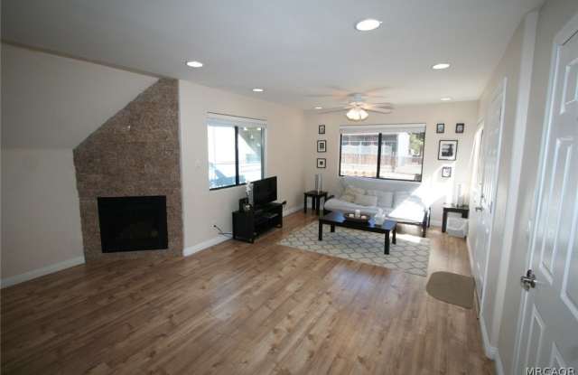 118 W Sherwood Boulevard Gallery 3