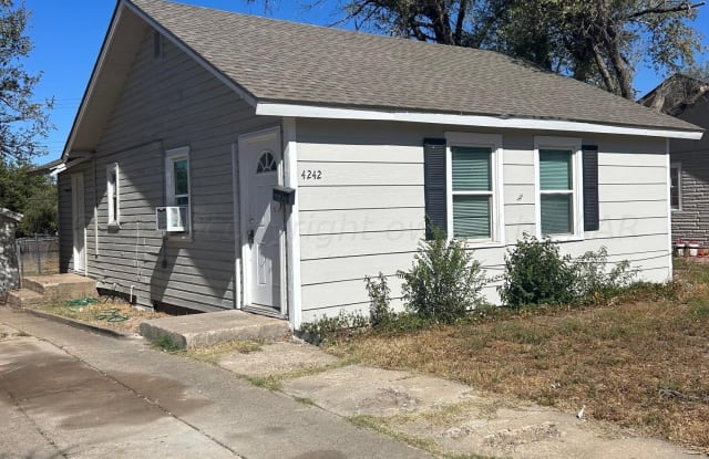 4242 10th Avenue - 4242 Southwest 10th Avenue, Amarillo, TX 79106