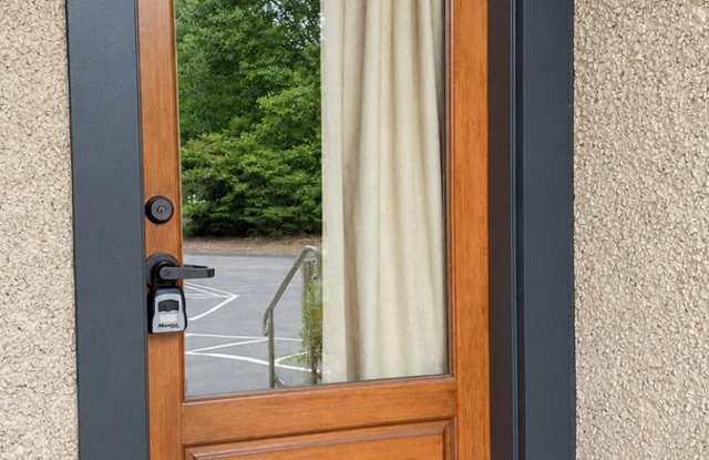 Apartment Rental-Village of Cheshire Gallery 3