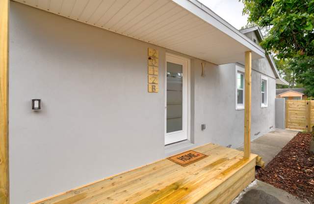 2012 Maple Ave Gallery 4