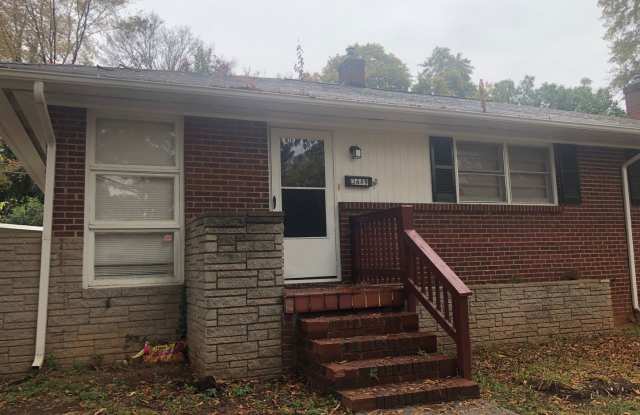 Dresden E - Westchester Duplex - 3649 Dresden Drive East, Charlotte, NC 28205