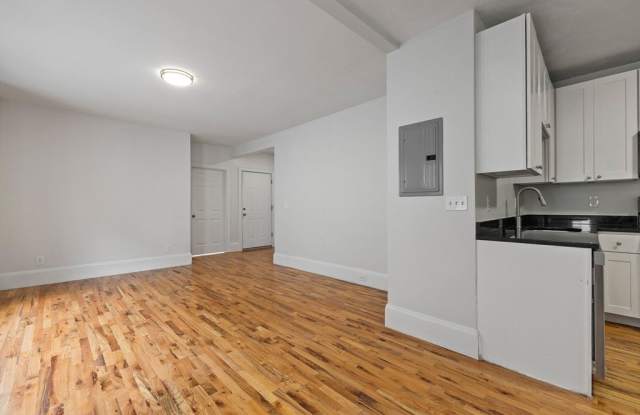 39 Bradley St Gallery 2
