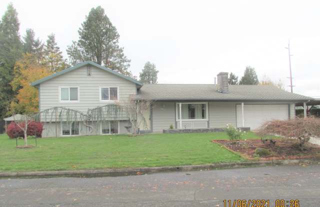 Large home on .26 acre Lot ! 4 BR 2 bth + garage + shed _+ AC ~ Great Neighborhood ! Gallery 1