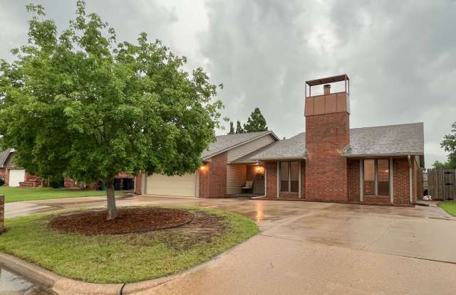 LEASE SPECIAL! Location, Size  Convenience - Circle Drive Included! photos photos