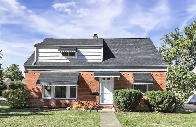 640 E 261st St, Euclid OH 44132 - 640 East 261st Street, Euclid, OH 44132