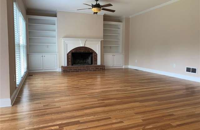 9005 Forest Path Drive Gallery 2