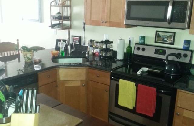 Modern 1BR Apartment Near Restaurants And Sops photos photos