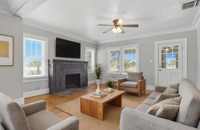 4701 Haines Rd N - 4701 Haines Road North, St. Petersburg, FL 33714