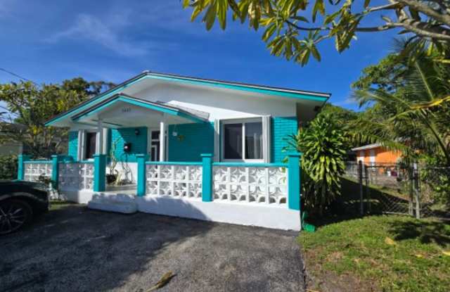 Comfortable Oakland Park Living - 3BR with Outdoor Space photos photos